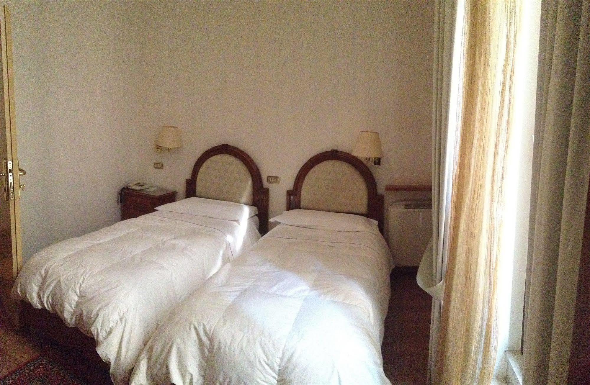 Hotel Al Castello Verona Exterior foto